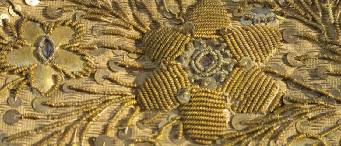Broderie au fil d'or