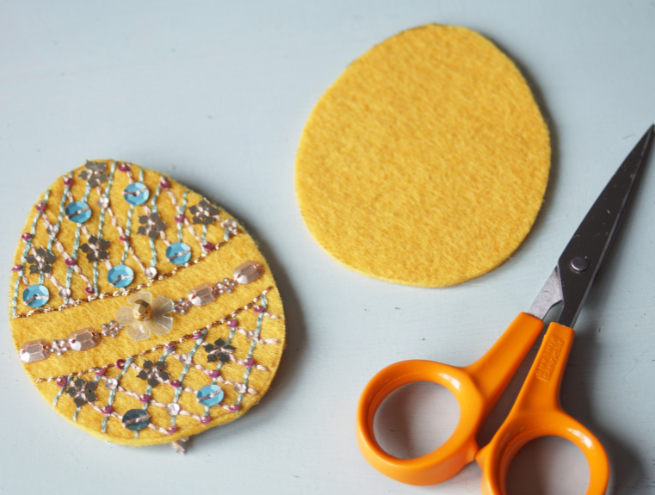 Tuto oeuf de pâques en sequins - Etape 8