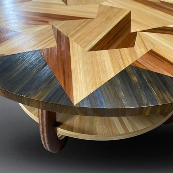 Table en bois créées par Atelier Lasto