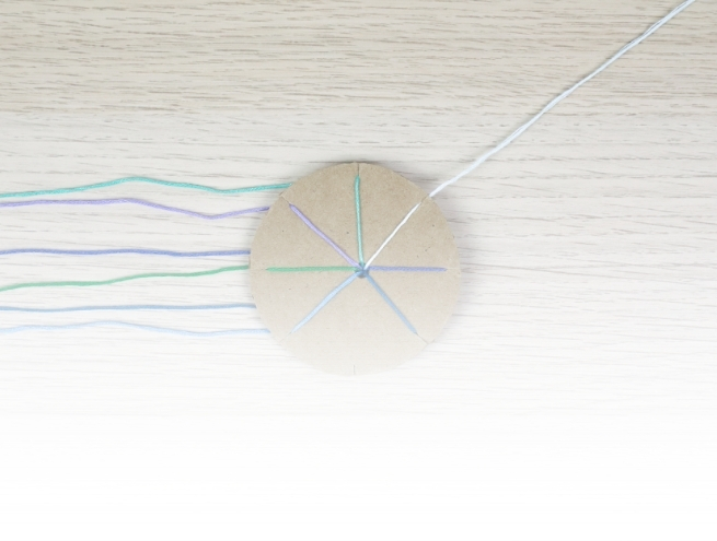 Etape 4 du tuto bracelet kumihimo