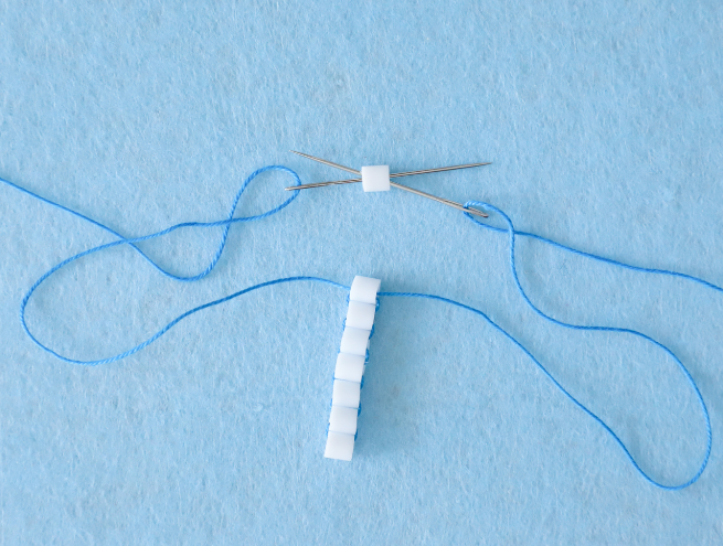 Etape 1 pour réaliser le tuto tissage brick stitch