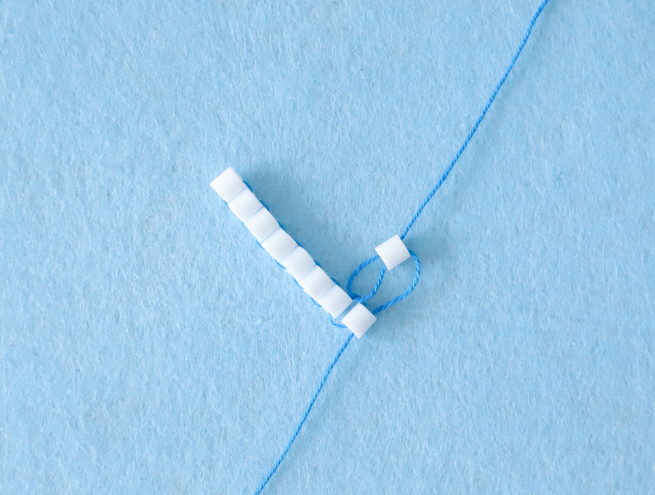 Etape 3 pour réaliser le tuto tissage brick stitch