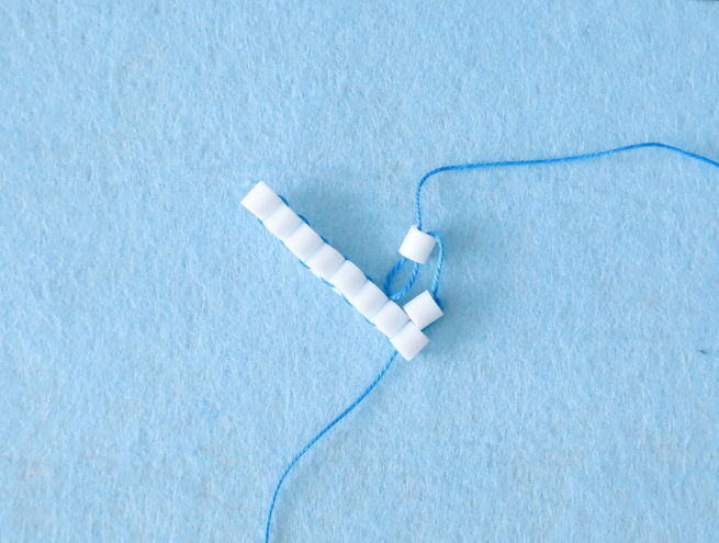 Etape 4 pour réaliser le tuto tissage brick stitch