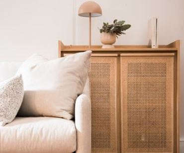 Meuble en bois décoration minimaliste épurée ton neutre