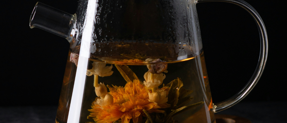 Tisane maison dans une carafe