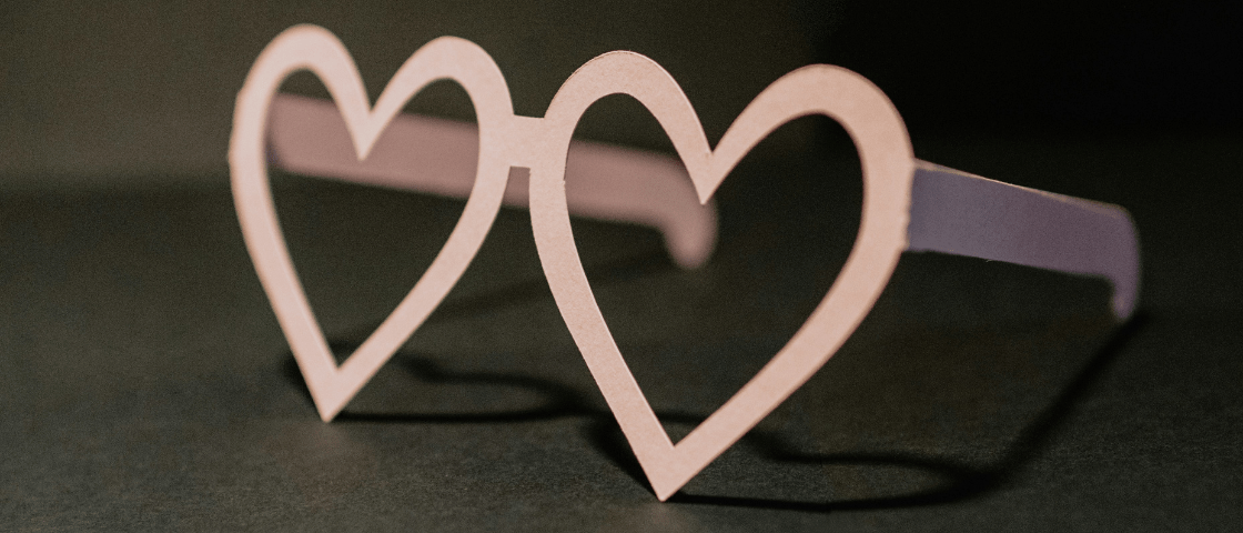 Lunettes coeur en papier